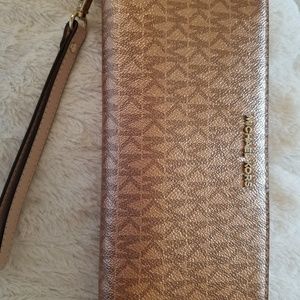 Rose Gold Michael Kors Wallet